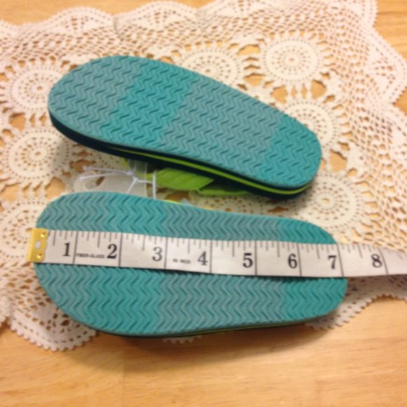 Cat & Jack NWT flip flops with alligators,size kids 9-10 - Picture 3 of 8